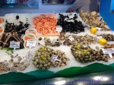 Paella marinera amb peix de roses